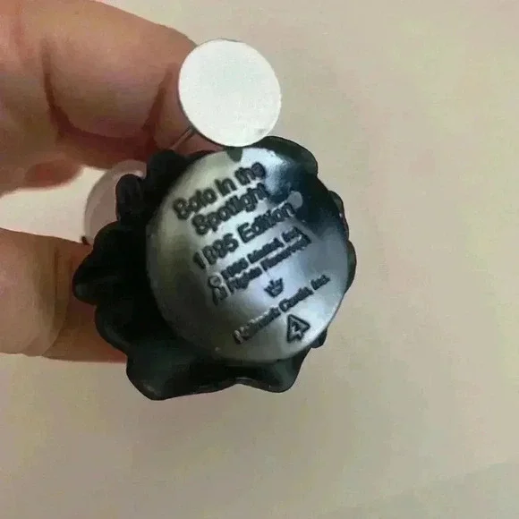 Hallmark Keepsake Ornament Barbie - Picture 13 of 13